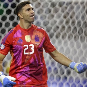 世界杯直播官网下载安装-罗马诺：国米并没有商谈引进大马丁，球员也无意冬窗离开维拉